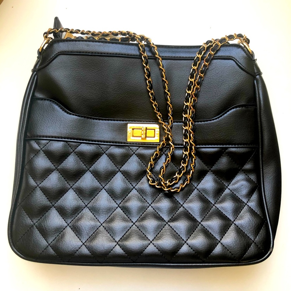 Leather middle size bag